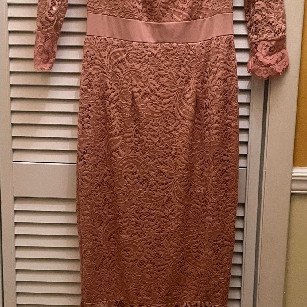 Elegant Lace Midi Dress in Pink